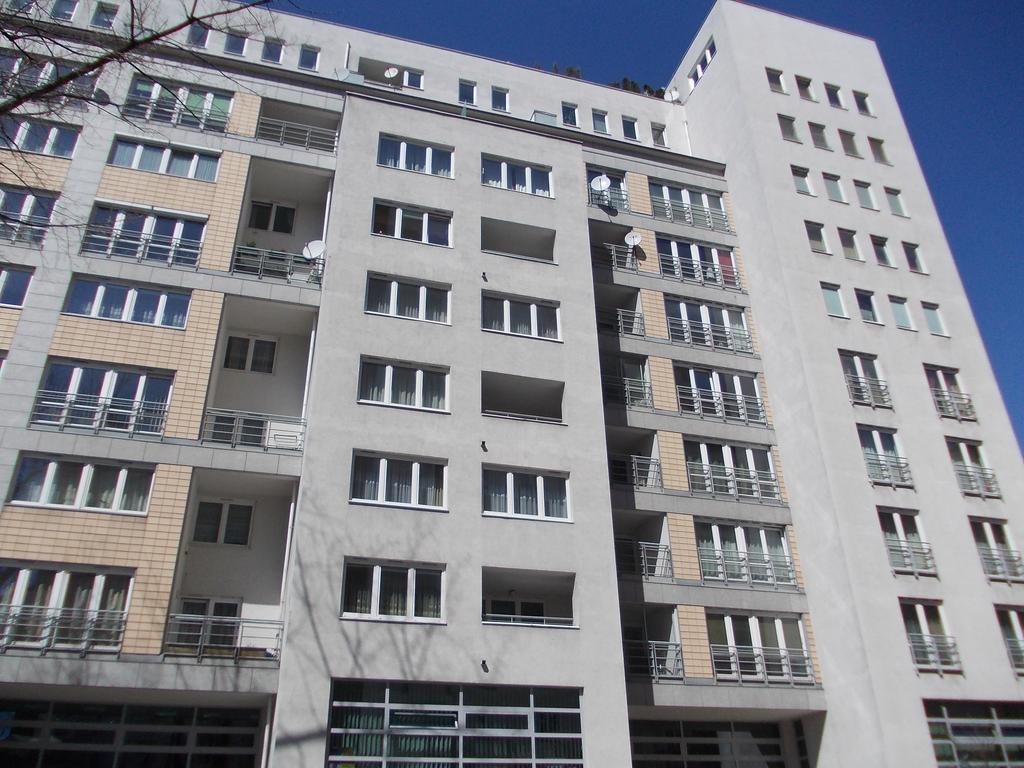 Babka Wiezowiec Noclegi Varsóvia Exterior foto